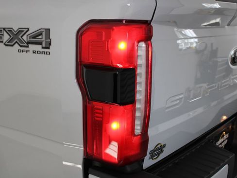 New 2026 Ford F250 Lariat w/ Black Appearance Package image 57