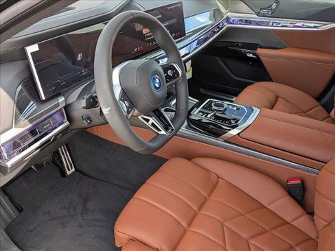 Used 2026 BMW i7 xDrive60 image 3