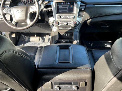 Used 2020 Chevrolet Suburban LT image 15