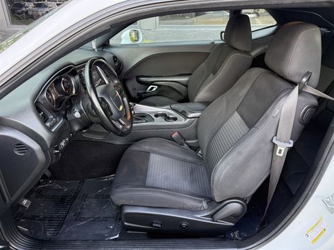 Used 2020 Dodge Challenger SXT RWD image 13