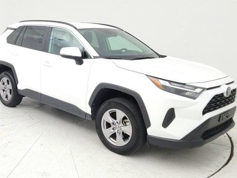 Used 2025 Toyota RAV4 XLE AWD/4WD image 1
