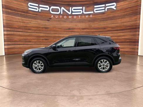 New 2026 Ford Escape Active w/ Cold Weather Package AWD/4WD image 2