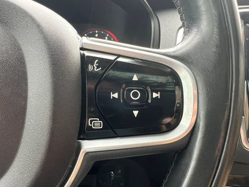 Used 2017 Volvo XC90 T6 Momentum w/ Vision Package AWD/4WD image 24