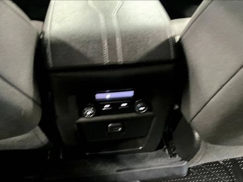Used 2023 Chevrolet Traverse LT FWD image 10