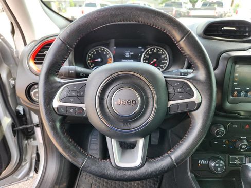Used 2019 Jeep Renegade Trailhawk AWD/4WD image 21