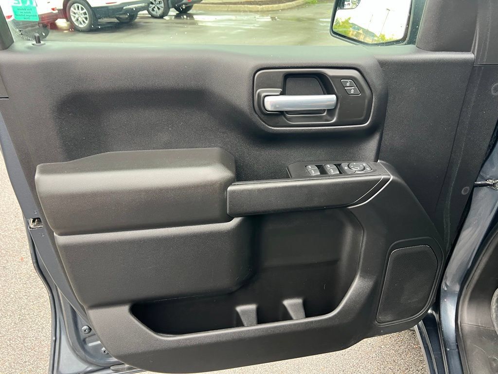 Used 2021 Chevrolet Silverado 1500 Custom AWD/4WD image 16