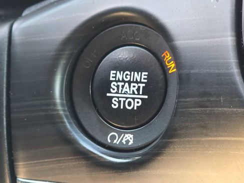 Used 2020 Jeep Grand Cherokee Limited w/ Luxury Group II image 24