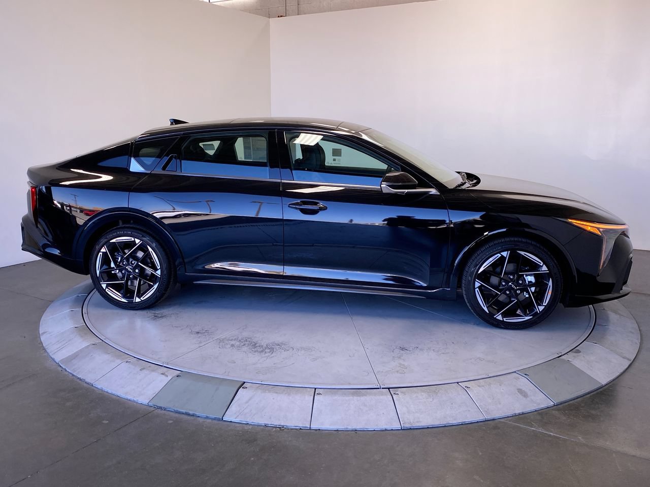 New 2026 Kia K4 GT-Line FWD image 6