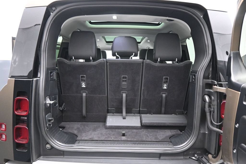 Used 2024 Land Rover Defender 130 S AWD/4WD image 27