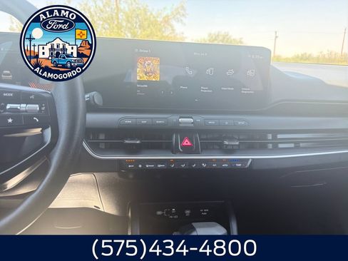 Used 2025 Kia K4 LXS FWD image 17