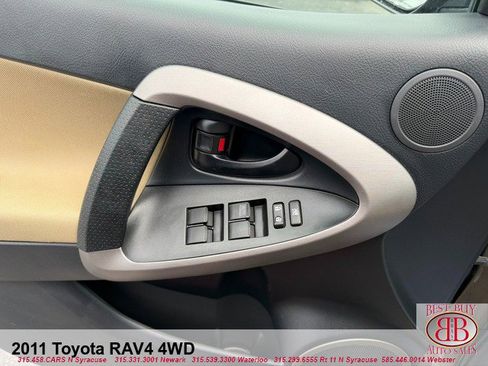 Used 2011 Toyota RAV4 LE w/ Preferred Premium Pkg AWD/4WD image 9