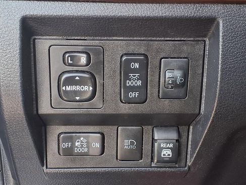 Used 2019 Toyota Tundra Limited image 9