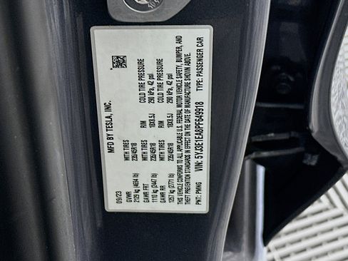 Used 2023 Tesla Model 3 Standard Range image 12