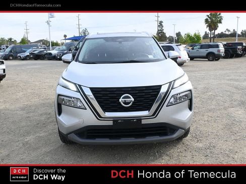 Used 2021 Nissan Rogue SV w/ Premium Package image 2