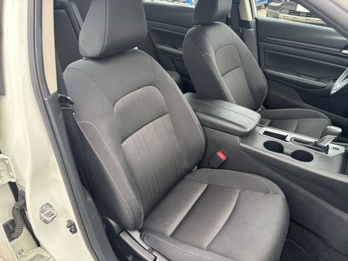 Used 2025 Nissan Altima 2.5 SV image 36