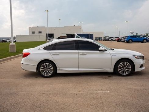 Used 2021 Honda Accord EX image 8