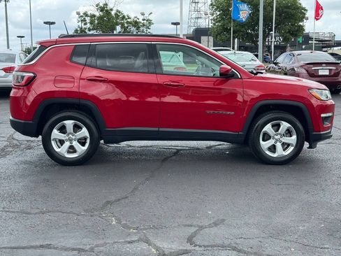 Used 2018 Jeep Compass Latitude w/ Popular Equipment Group AWD/4WD image 4
