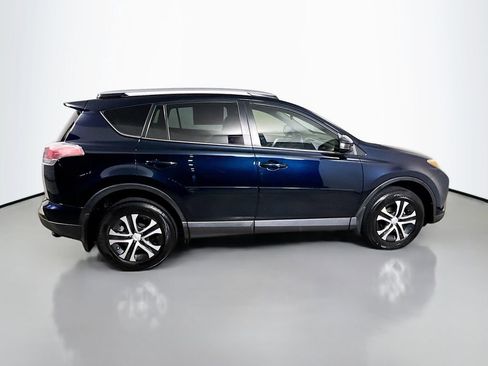 Used 2017 Toyota RAV4 LE FWD image 8