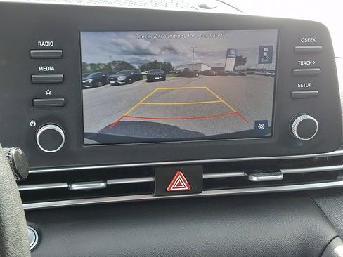 Used 2023 Hyundai Elantra SEL FWD image 18