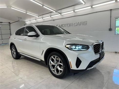 Used 2023 BMW X4 xDrive30i w/ Parking Assistance Package AWD/4WD image 3