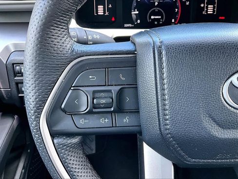 Used 2024 Toyota Tacoma SR5 AWD/4WD image 22