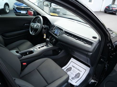 Used 2019 Honda HR-V LX image 24