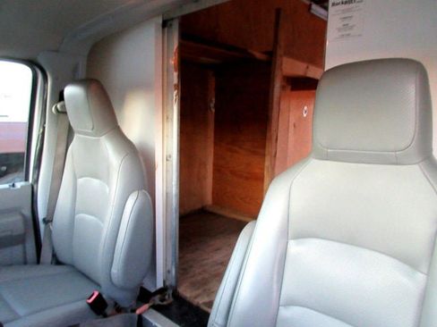 Used 2014 Ford E-350 and Econoline 350 Super Duty RWD image 10