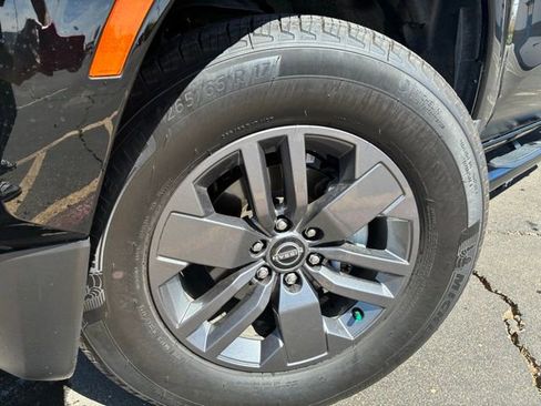 Certified 2025 Nissan Frontier SV RWD image 10