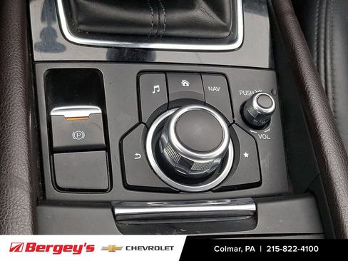 Used 2017 MAZDA MAZDA3 Touring FWD image 28