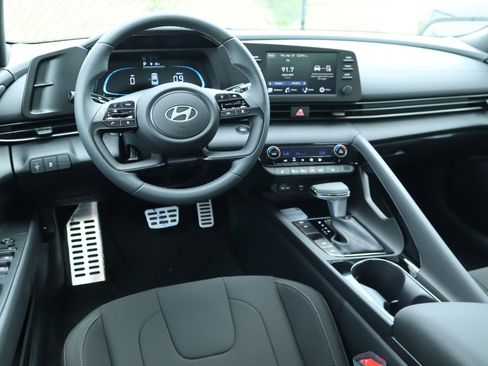 New 2026 Hyundai Elantra SEL Sport Premium FWD image 2