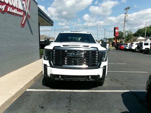 Used 2024 GMC Sierra 2500 Denali Ultimate AWD/4WD image 4