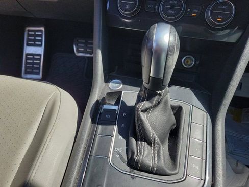 Used 2021 Volkswagen Tiguan SE R-Line FWD image 25