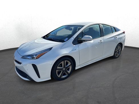 Used 2020 Toyota Prius XLE w/ Advanced Technology Package image 7