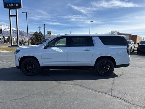 New 2026 Chevrolet Suburban Premier AWD/4WD image 4