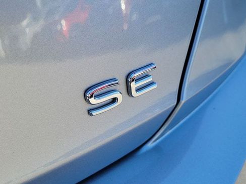 Certified 2023 Volkswagen Jetta SE w/ Panoramic Sunroof Package FWD image 7