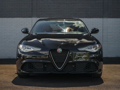 Used 2020 Alfa Romeo Giulia Ti Sport w/ Quick Order Package 22S Sport AWD/4WD image 2