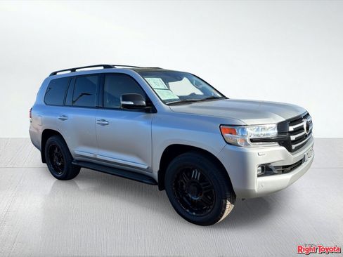 Used 2017 Toyota Land Cruiser AWD/4WD image 7