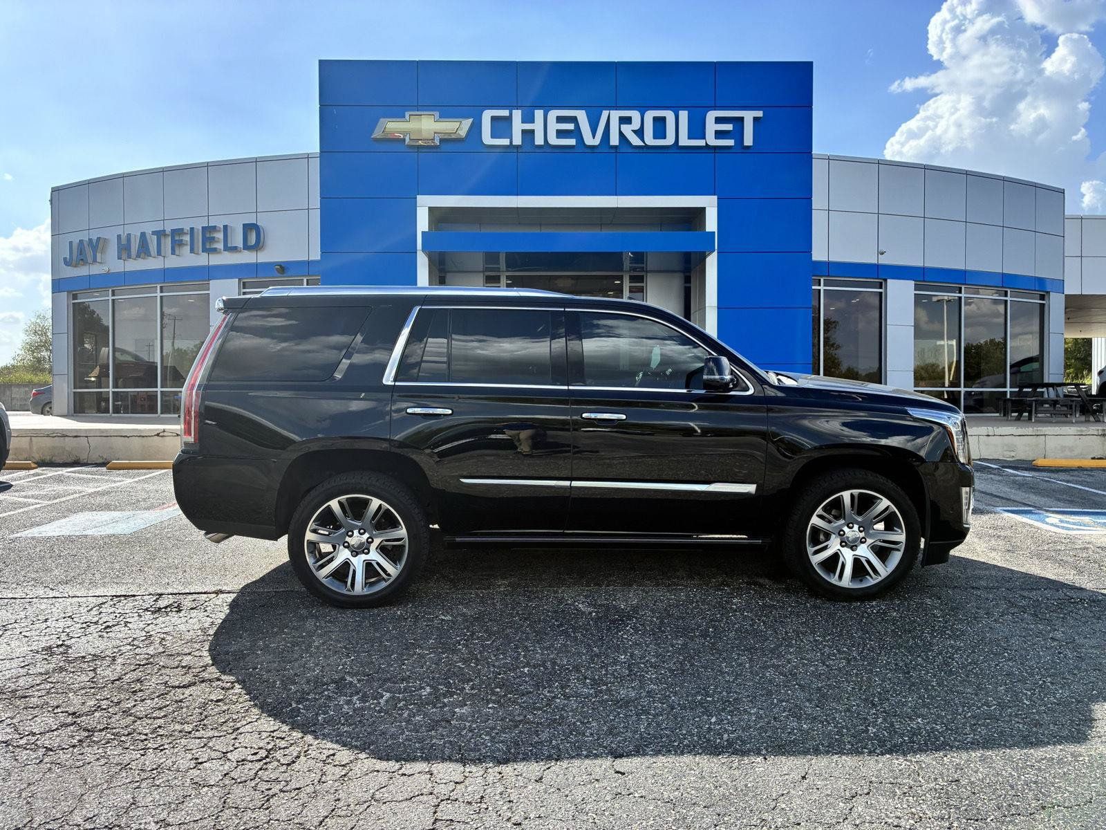 Used 2017 Cadillac Escalade Premium Luxury AWD/4WD image 1