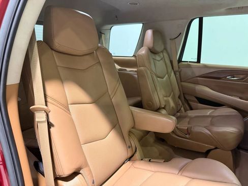 Used 2016 Cadillac Escalade Platinum image 31