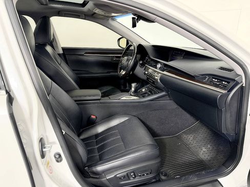 Used 2016 Lexus ES 350 w/ Luxury Package w/Wood Trim FWD image 56