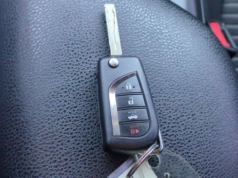 Certified 2019 Toyota Camry SE image 27