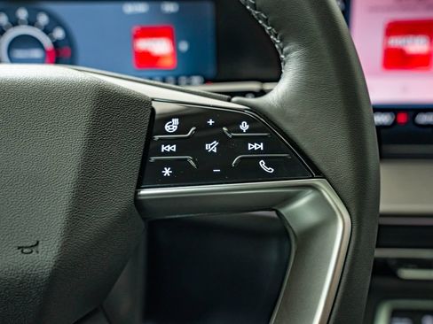 New 2026 Audi Q3 quattro 2.0T AWD/4WD image 21