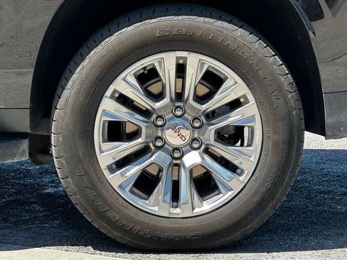 Used 2025 GMC Yukon XL Denali AWD/4WD image 4