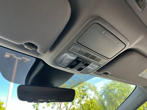 Used 2024 Honda Odyssey EX-L image 12