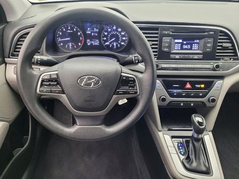 Used 2017 Hyundai Elantra SE image 22