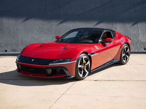 Used 2025 Ferrari 12Cilindri image 4