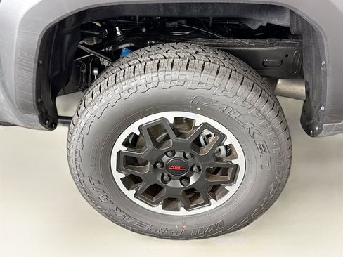 Certified 2026 Toyota Tacoma TRD Off-Road AWD/4WD image 16