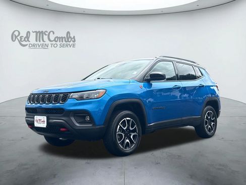 Used 2025 Jeep Compass Trailhawk AWD/4WD image 1