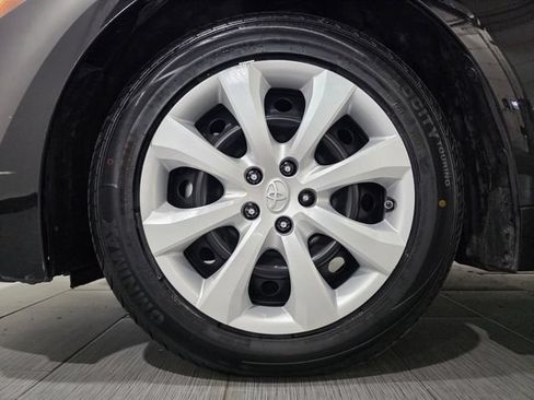 Used 2023 Toyota Corolla LE FWD image 22