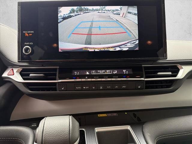 Used 2025 Toyota Sienna XLE AWD/4WD image 20